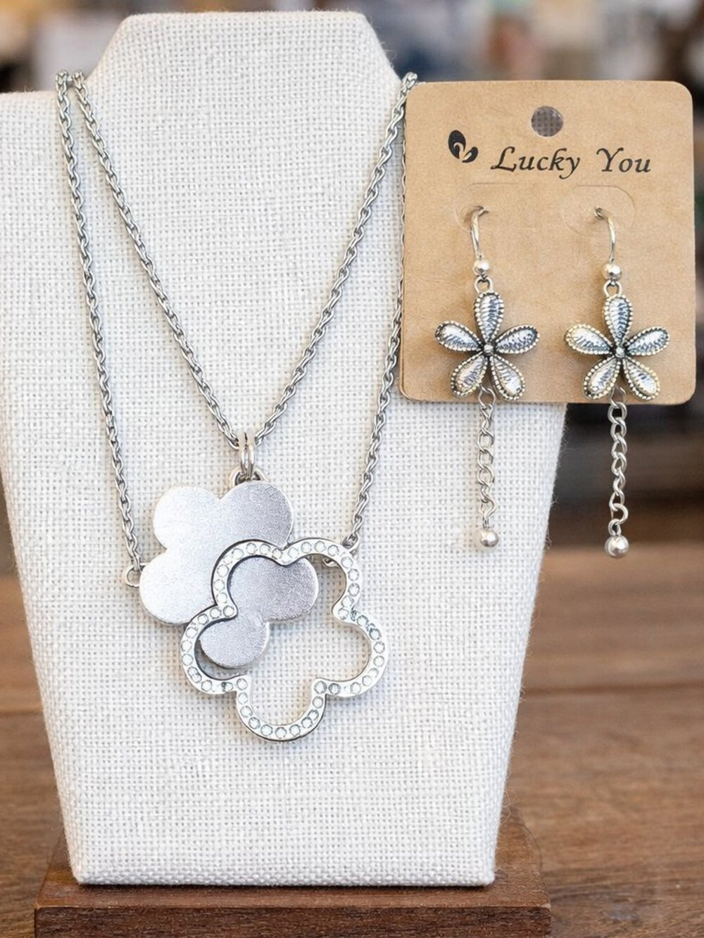 LUCKY YOU Antique Look Clover Rhinestone Pendant Chain Necklace Set Silver